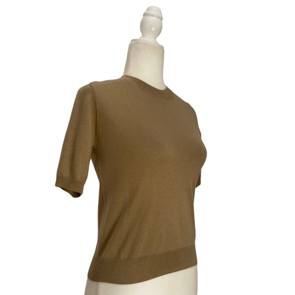 Burberry Uniform 100% Merino Wool Short Sleeve Crew Neck Sweater XS Caramel - Picture 2 of 11